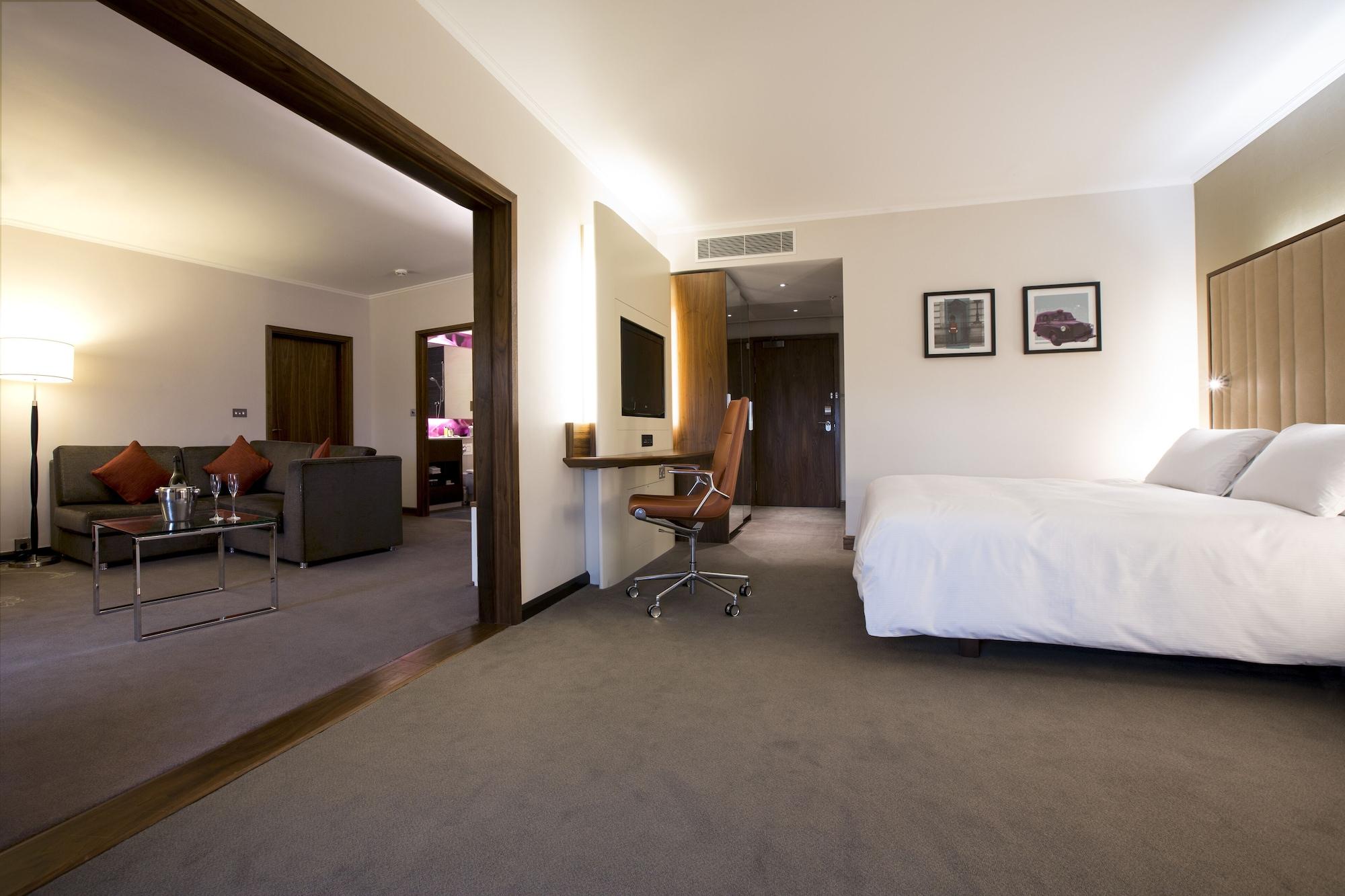 Hilton London Heathrow Airport Terminal 5 Ξενοδοχείο Χίλινγκτον Εξωτερικό φωτογραφία