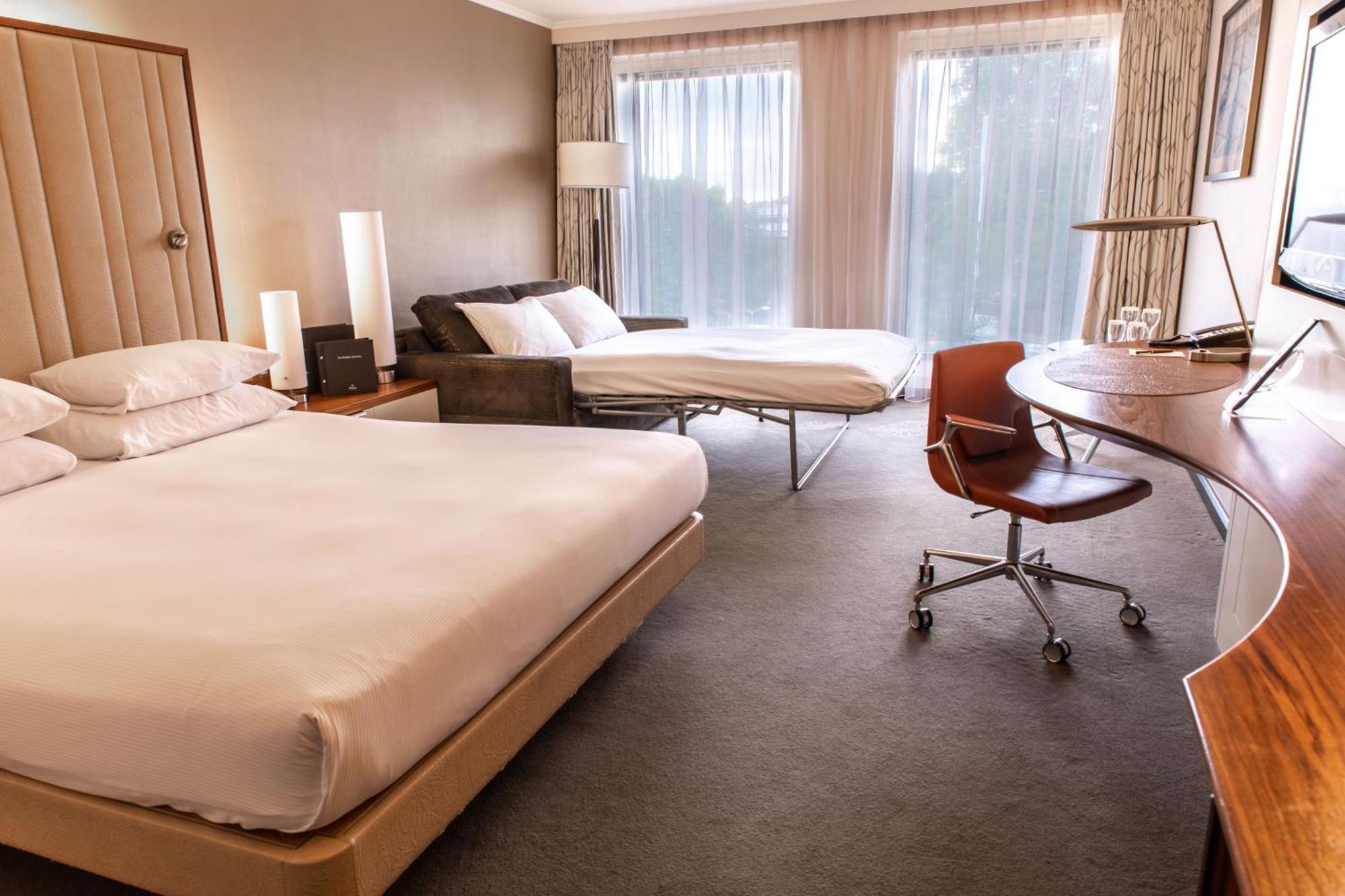 Hilton London Heathrow Airport Terminal 5 Ξενοδοχείο Χίλινγκτον Εξωτερικό φωτογραφία